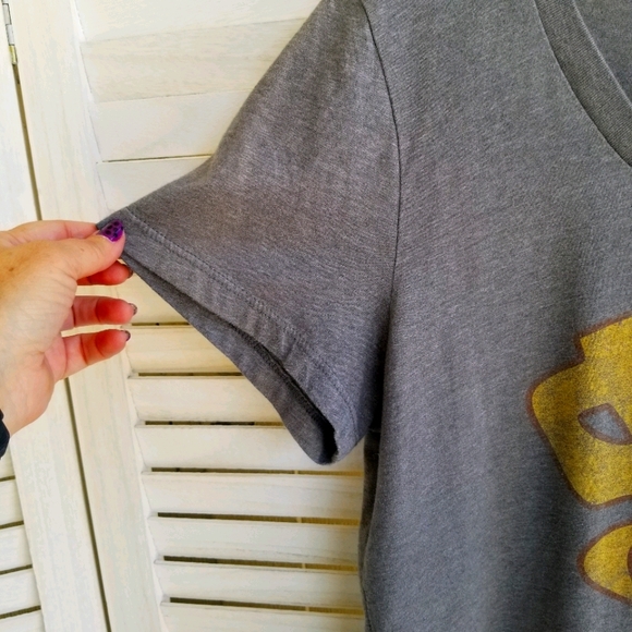 Gilmore Girl’s TV Show Souvenir T-Shirt. Large - Picture 3 of 6